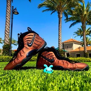 Nike Air Foamposite Pro Hyper Crimson Size 7Y Wmn 8.5